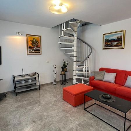 Classy Apartment With Garden View Laura Portorož Buitenkant foto