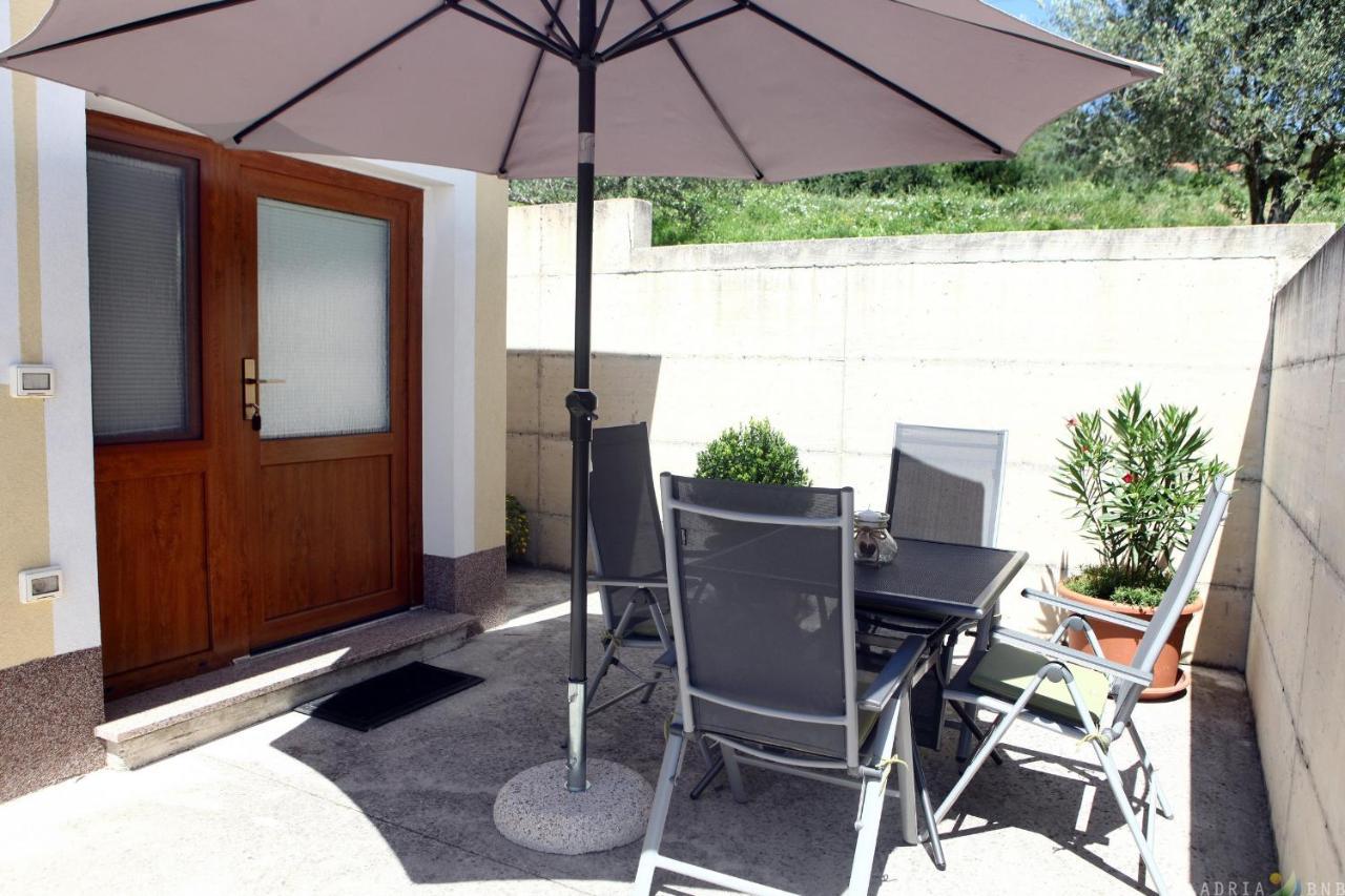 Classy Apartment With Garden View Laura Portorož Buitenkant foto